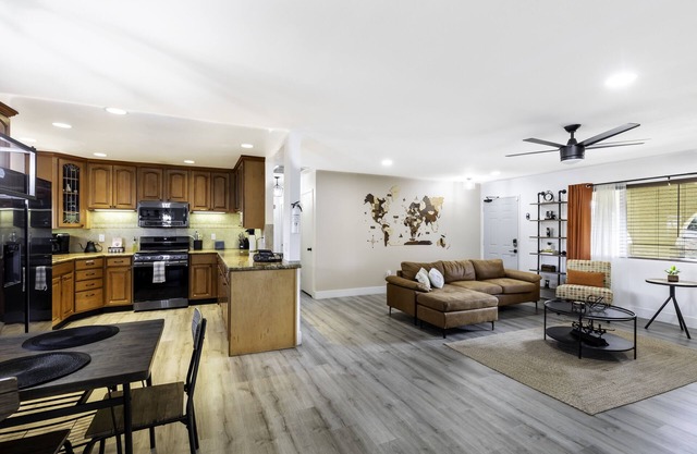 Sky Harbor House - Centrally Located W/hot Tub 3 Bedroom Home by RedAwning