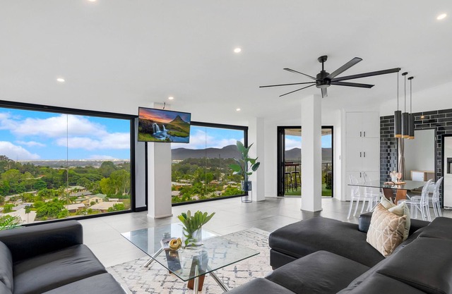 Sky High- Ultimate views 10mins from Cairns CBD