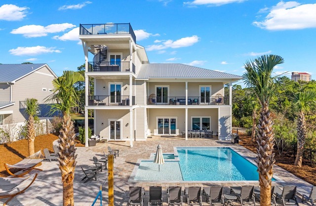 Sky's Oasis: Huge Private Pool/Spa, FREE Golf Cart, Private Beach