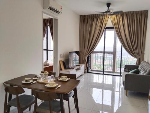 Sky Tree Bukit Indah Cosy room