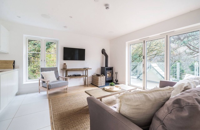 Sky View, a luxury, pet friendly holiday apartment in Lynmouth sleeping up to six in three bedrooms