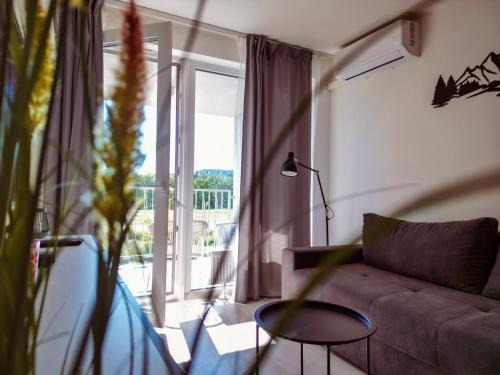 SkyFlat Bratislava-New Apartment near Airport Free Parking