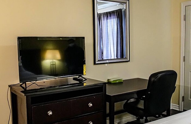 Skyland Motel Inn & Suites