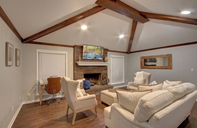 Skyline Lux - King Bed - Garage
