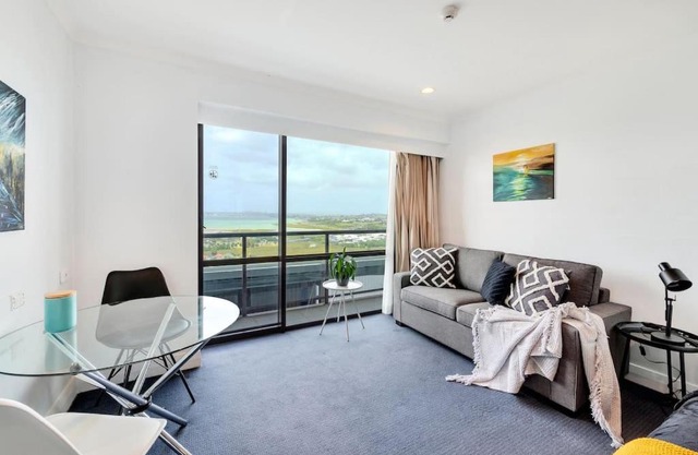 Skyline Sojourn Studio with Parking and Sea Views