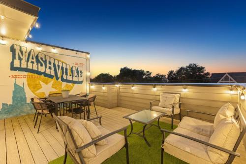 Skyline Soundhouse by AvantStay Rooftop Deck Game Room near East Nashville Broadway