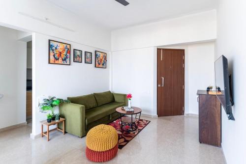 Skyline View 2bhk Apt near Oberoi Mall & NESCO