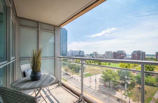 Skyline Waterfront Retreat
