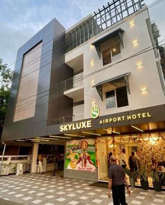 Skyluxe Airport Hotel