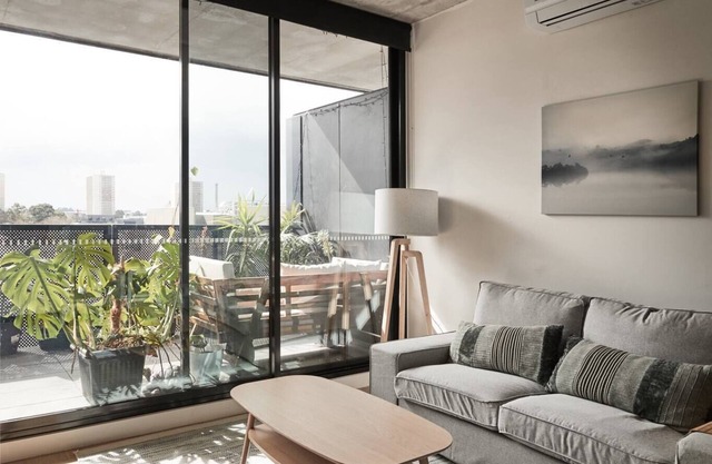 Slate Splendour Style meets Comfort on Bridge Road