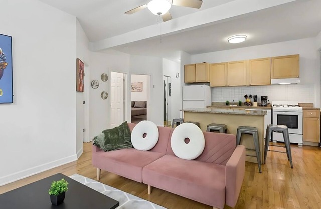 Sleek 3BR Retreat: Hyde Park Comfort & Style