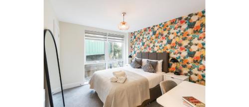 Sleek and Modern 2-BR 1 mile to Borough Market