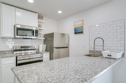 Sleek and Modern El Paso Retreat about 6 Mi to Downtown!