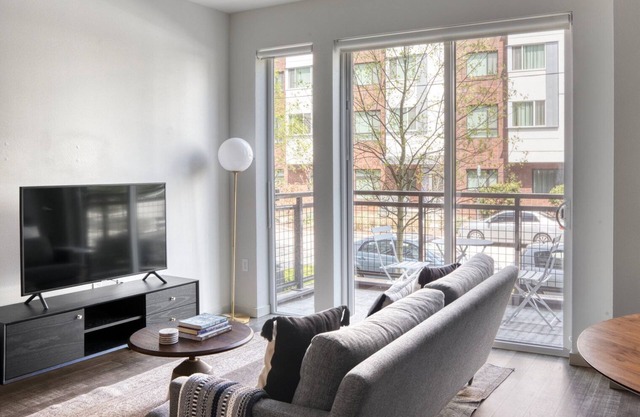 Sleek First Hill Jr 1BR w/ Gym, Lounge & Rooftop, nr Park, by Blueground