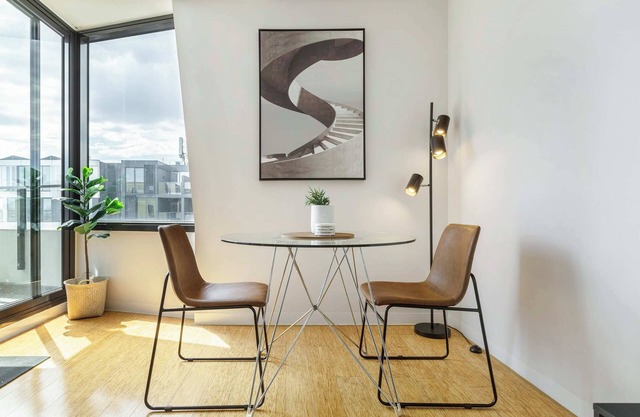 Sleek Minimalist Condo w City Views FREE Parking