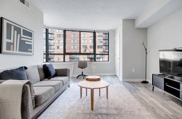 Sleek Pentagon City 1BR w/ W/D, Gym & Lounge, near Metro, by Blueground