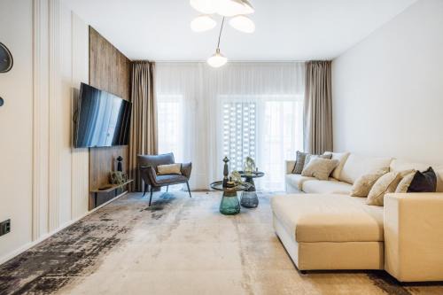 Sleek Premium Apartment with Parking
