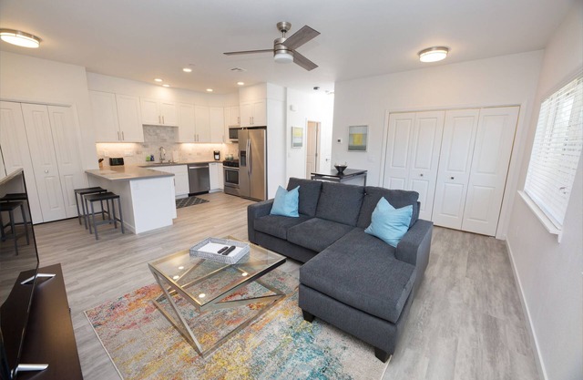 Nuevo condominio de dos dormitorios de estilo moderno en el valle de Sonoma