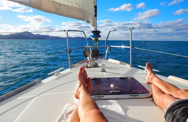 Sleep on the water, privatize a charming sailboat in Grand Anse!