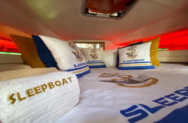 SLEEPBOAT YACHT