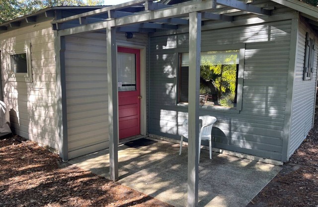Sleeping Bear Riverside Cabins - Cabin #5
