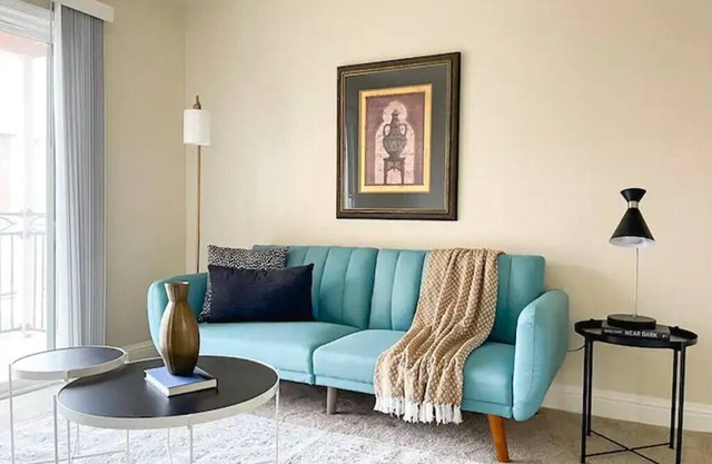 Sleepover: Impressive 1BD/1BA + Gym & Pool - OKC