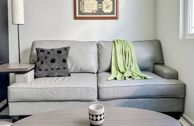 Sleepover: Marvelous 1BD/1BA + Gym- Downtown Omaha