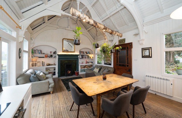 Sleeps 10. The Old pink library by loch and river