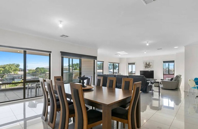 Sleeps 14 - 3 minute walk to beach, 5 minute drive to "The Dunes" Golf Course