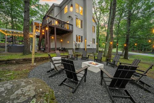 Sleeps 14 Hot Tub Paddle Boards Arcade Games