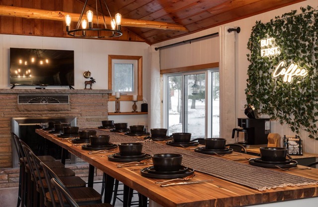 Sleeps 14! Hot Tub, GAME ROOM, ORV Trails & EASY lake access!