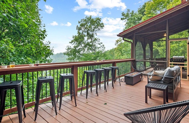 Sleeps 20!|Hot tub|Mtn Views|Game Rooms|Sauna