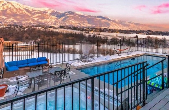 Sleeps 24, 30% off Rental Car, Pool & Spa, 0 Fees