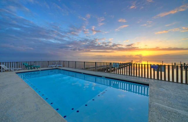 Sleeps 28 | 2 Homes w/ Boat Dock & Waterfront Pool | Laguna Village Haven