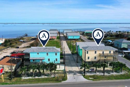 Sleeps 31 2 Homes w Boat Dock Waterfront Pool Laguna Village Getaway
