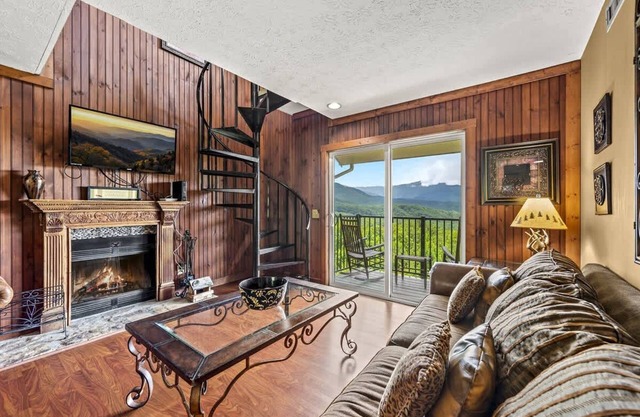 Sleeps 4 Hot Tub Indoor Pool Mountain Views
