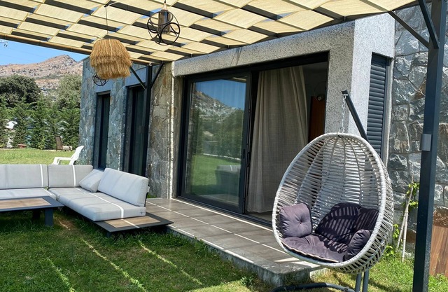 Sleeps 4, Villa in Nature - AWZ 301