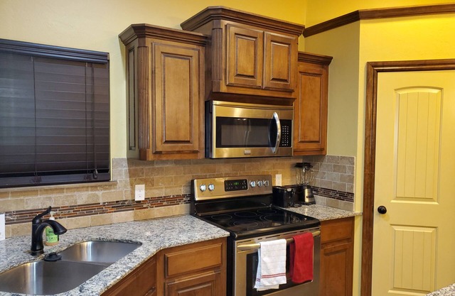 Veteran Owned. OU Campus, Thunder Arena, Airport, Restaurants & Shopping Nearby