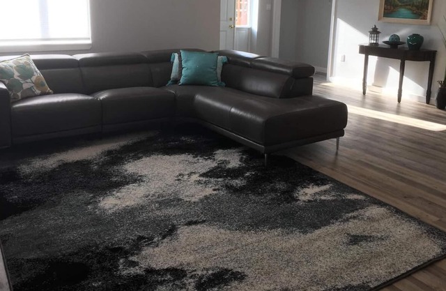 Sleeps 6-5 mins from Waterton Entrance- WCV-B