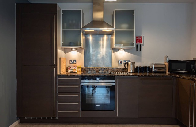 ✪Sleeps 7 , Central Maidenhead, Free Parking, WiFi, Netflix, Perfect for Groups✪