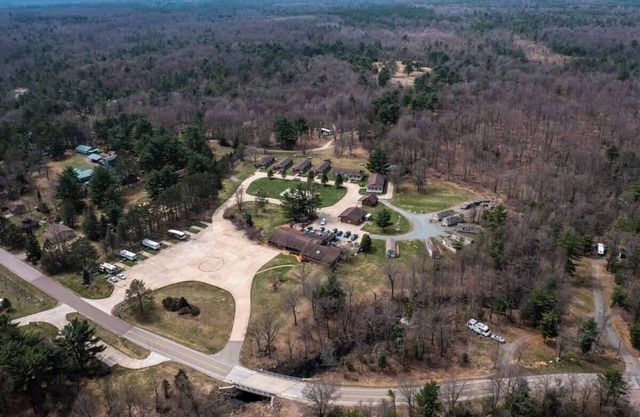 Enjoy this log style loft home that sleeps up to 7 guests. Enjoy the amenities of the Riviera Resort