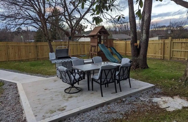 Sleeps 7, value packed, 2 baths, comfy