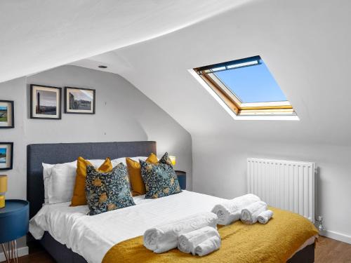 Sleeps 8! Stylish 2 Bedroom House In Barrow-in-Furness - close to BAE Systems, Hospital & Lakes