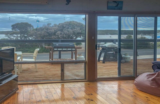 Slikton Coffin Bay - an Esplanade property with a great view at a great price.