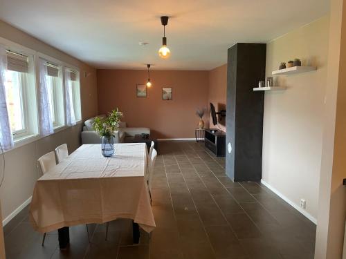Slinningen Apartment with free parking