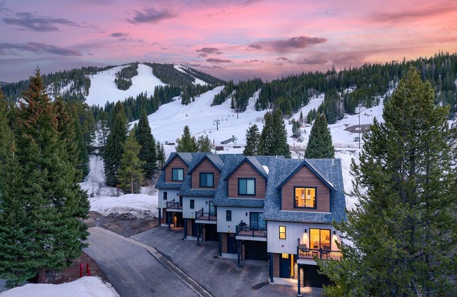 Slopeside Luxury Villa 125 I Private Hot Tub I Ski Views I Best Price I Discounted Attractions