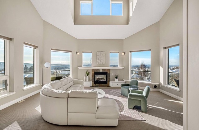 Slopeview Showstopper w/ Theatre, Games, Views!