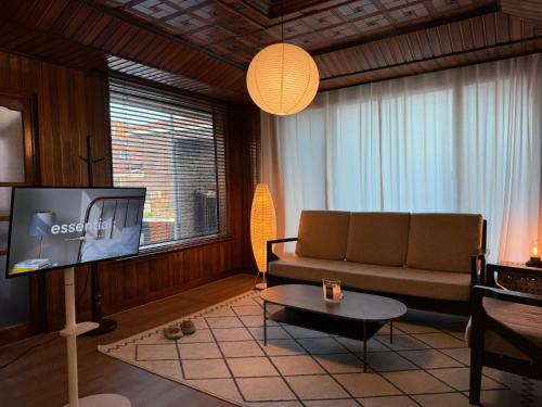 Slow Stay in camp humphreys