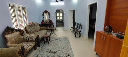 SM GARDENS Luxury Homestay