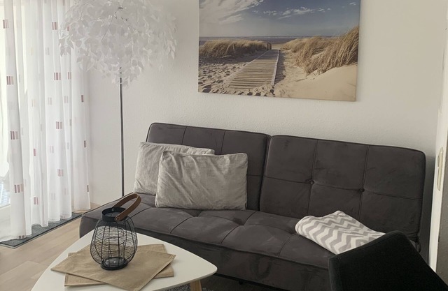 Pequeño apartamento de vacaciones con vistas al lago, balcón y Wi-Fi